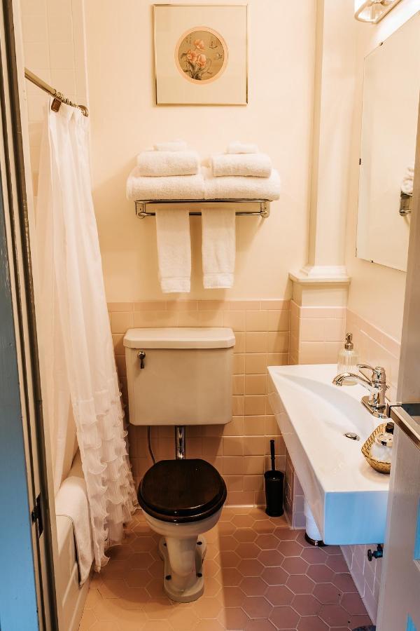 Heritage House Bed & Breakfast - Boutique Adults-Only Inn オペライカ エクステリア 写真