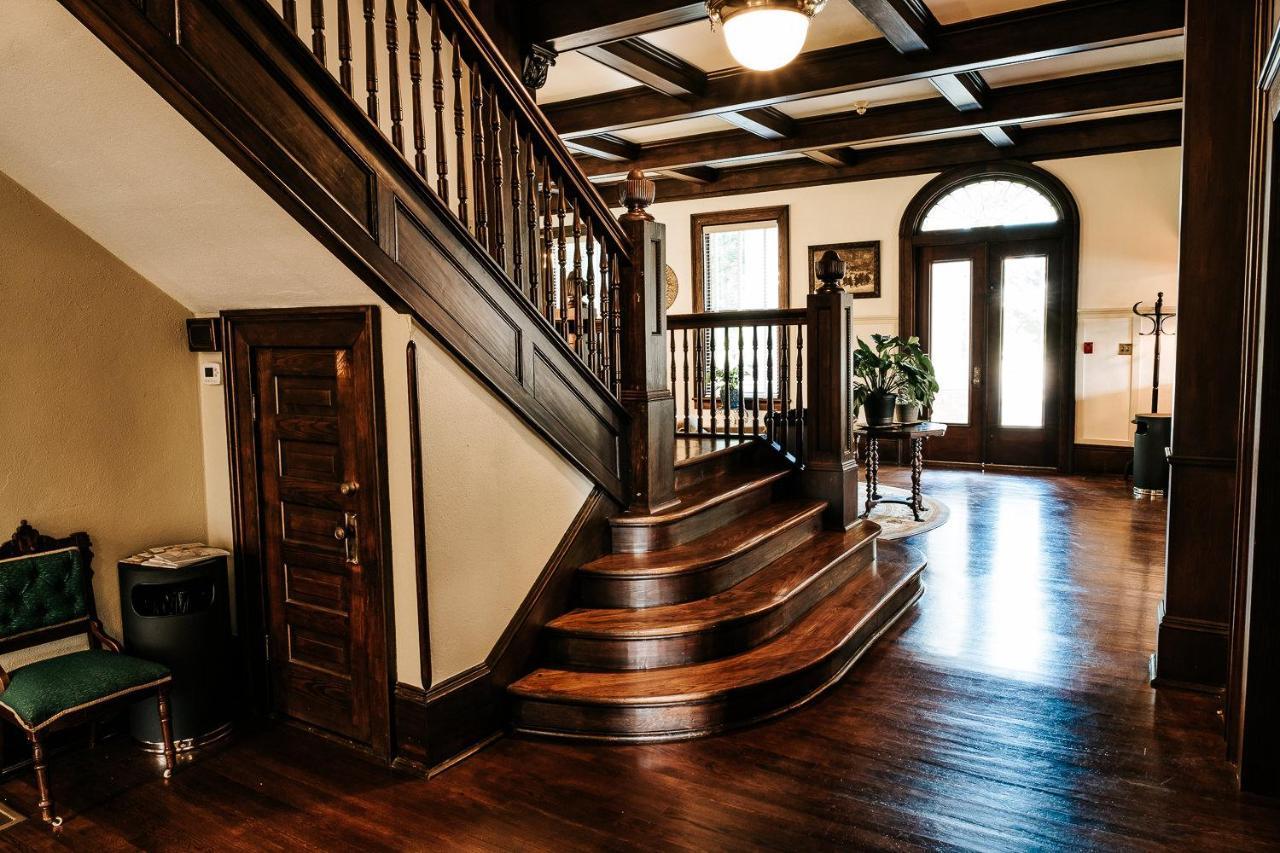 Heritage House Bed & Breakfast - Boutique Adults-Only Inn オペライカ エクステリア 写真