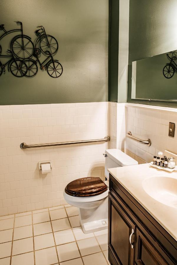 Heritage House Bed & Breakfast - Boutique Adults-Only Inn オペライカ エクステリア 写真